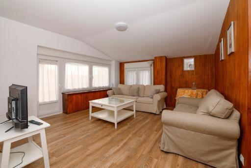 Precioso Y Espacioso Piso Ideal Para Familias. 엘부르고데오스마 외부 사진